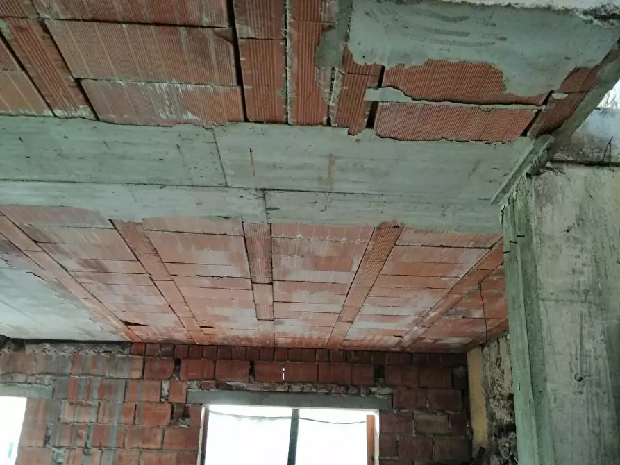 Immagine 7 di Rustico / casale in vendita  a Massa