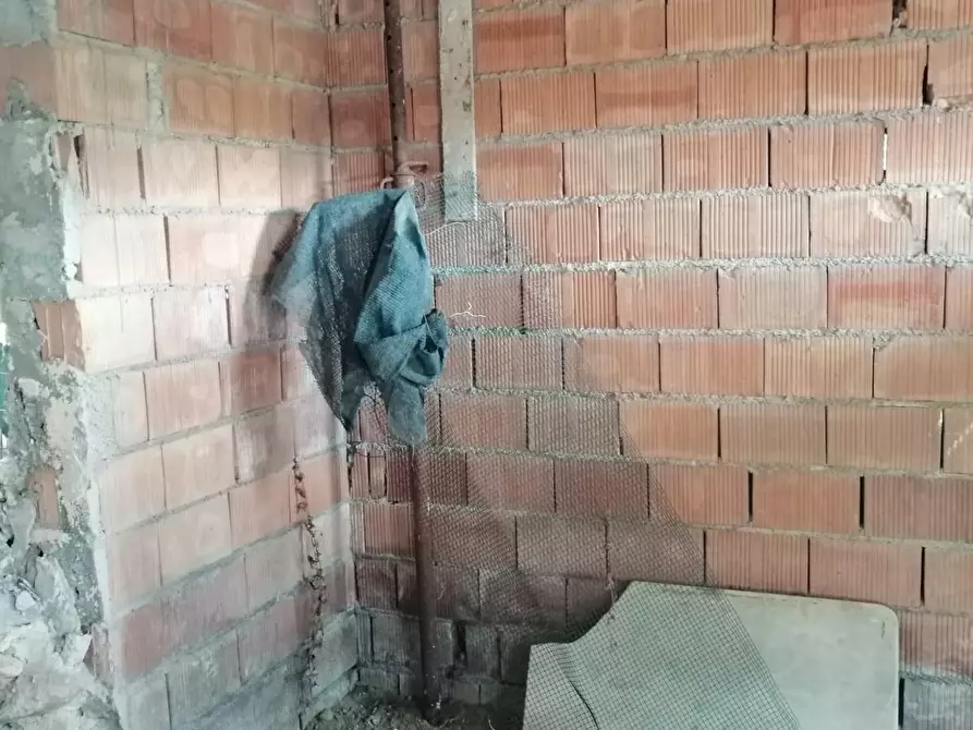 Immagine 9 di Rustico / casale in vendita  a Massa