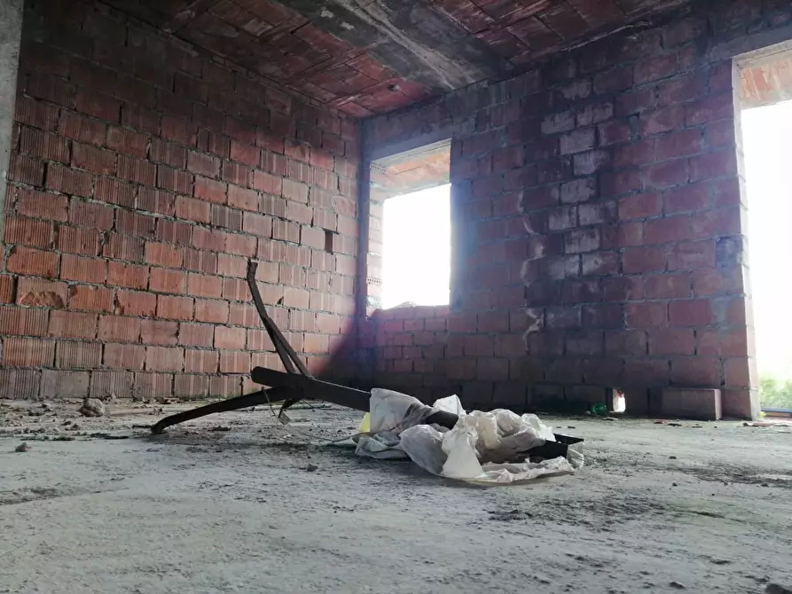 Immagine 10 di Rustico / casale in vendita  a Massa