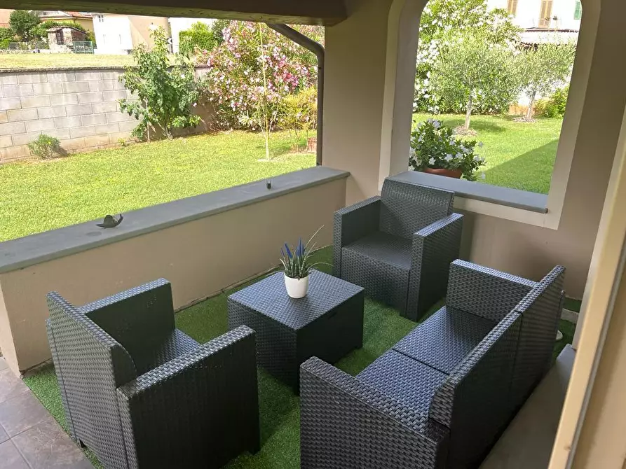 Immagine 17 di Villa in vendita  a Capannori