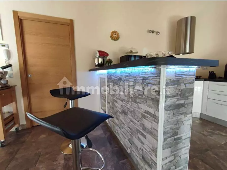 Immagine 4 di Villa in vendita  a Capannori