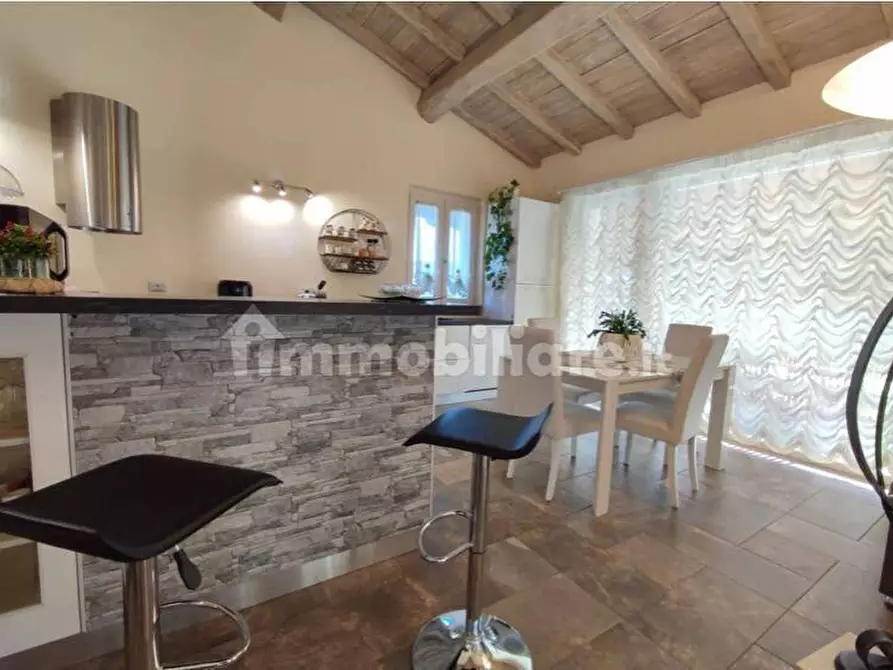 Immagine 3 di Villa in vendita  a Capannori