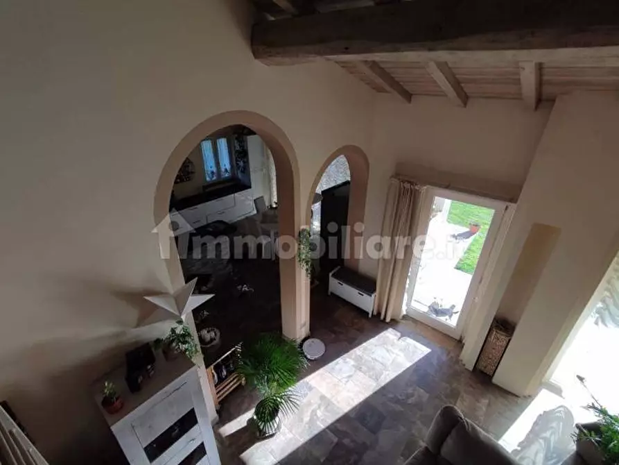 Immagine 11 di Villa in vendita  a Capannori