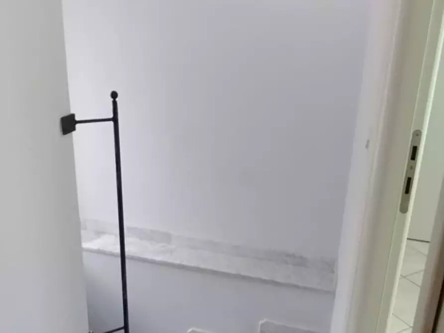 Immagine 11 di Appartamento in vendita  a Massa