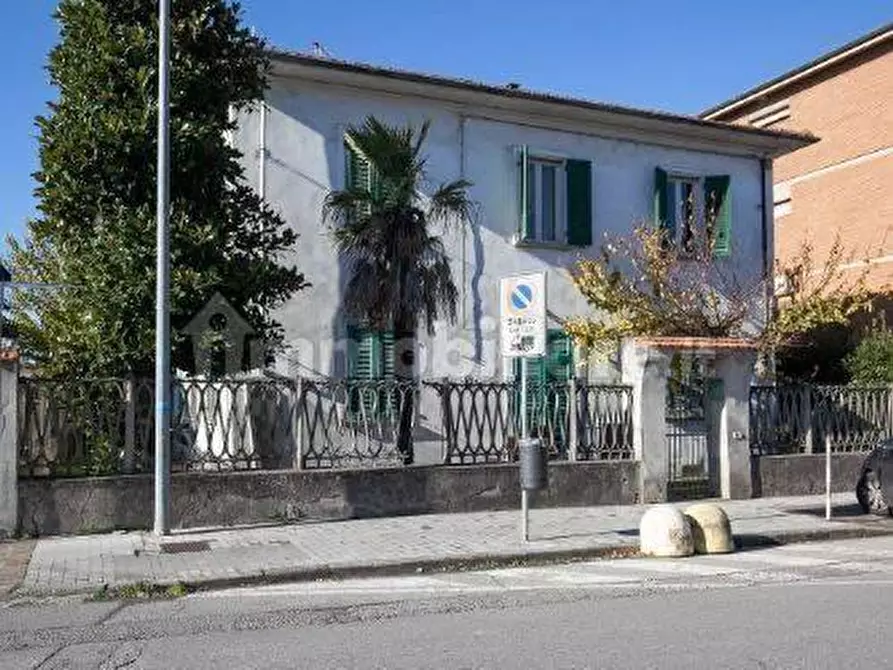 Immagine 1 di Casa indipendente in vendita  a Pontedera