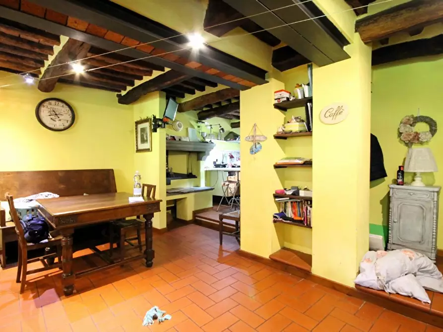 Immagine 7 di Villa in vendita  a Capannori