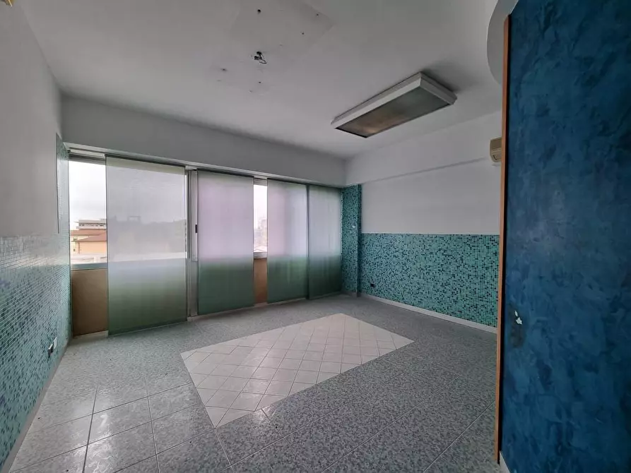 Immagine 7 di Ufficio in vendita  a Massa