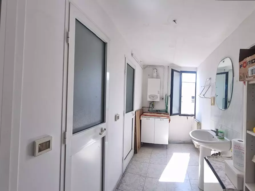 Immagine 21 di Capannone industriale in vendita  a Livorno