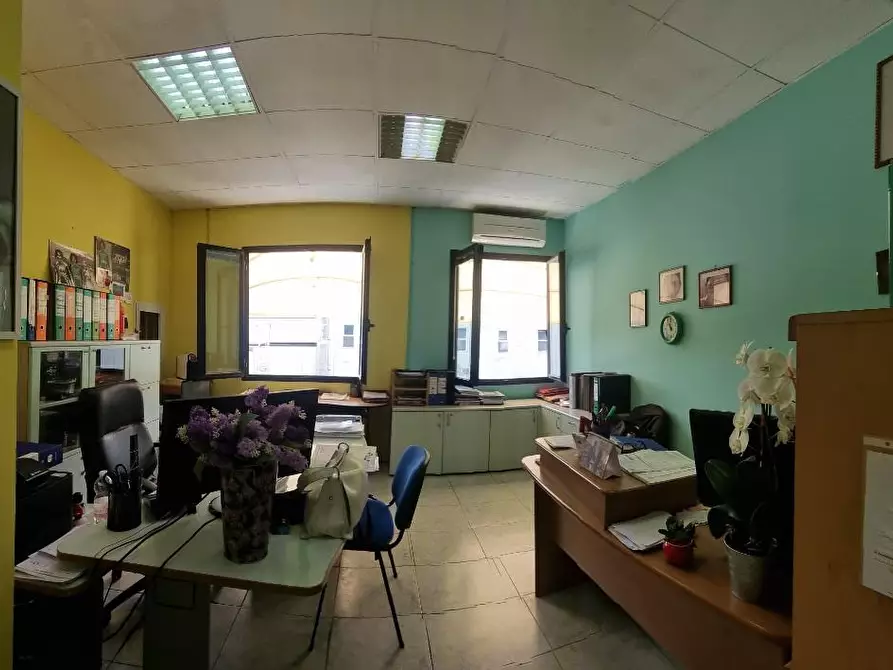 Immagine 31 di Capannone industriale in vendita  a Livorno