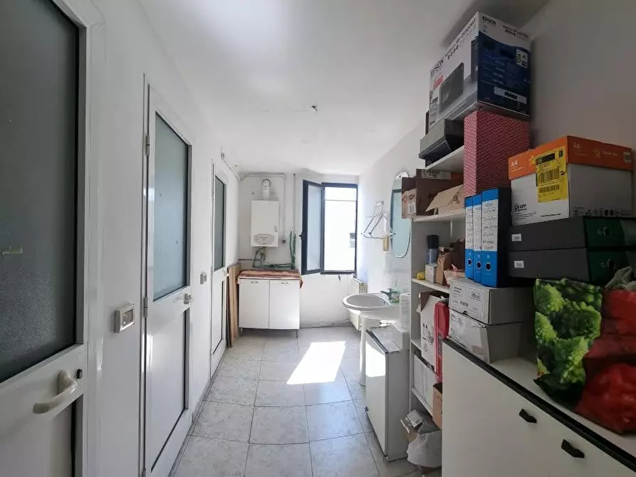 Immagine 23 di Capannone industriale in vendita  a Livorno