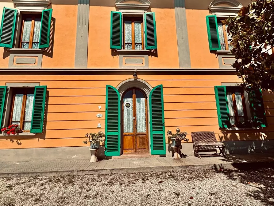 Immagine 2 di Villa in vendita  a Fucecchio