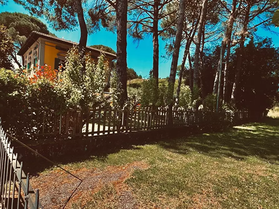 Immagine 5 di Villa in vendita  a Fucecchio
