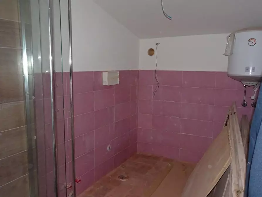 Immagine 8 di Mansarda in affitto  a Cascina