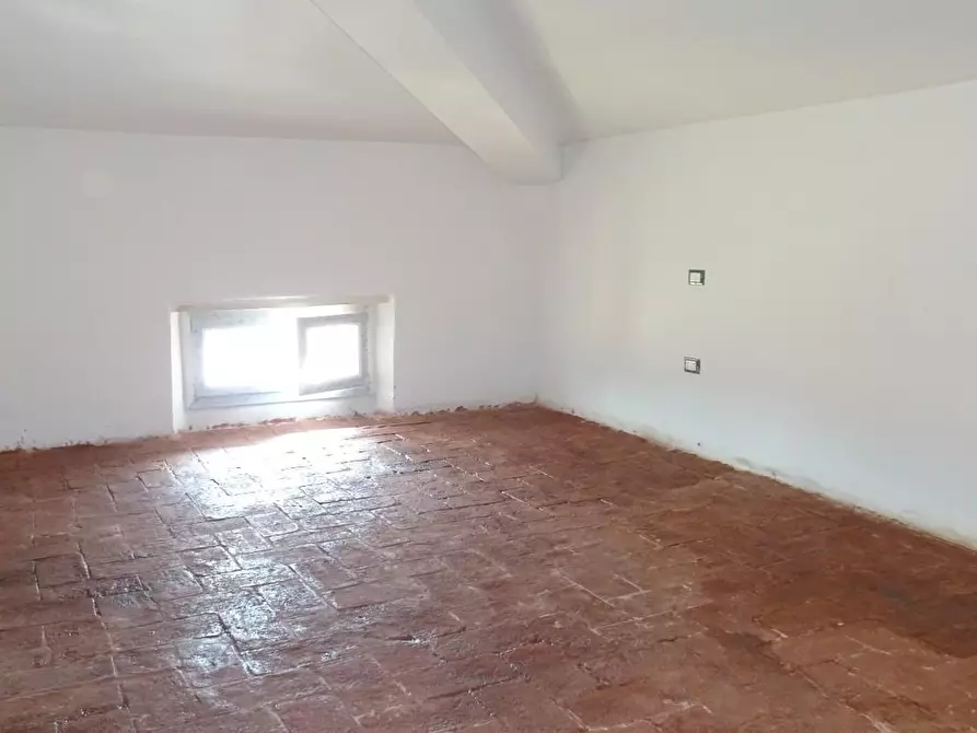 Immagine 10 di Mansarda in affitto  a Cascina