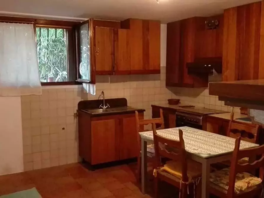 Immagine 11 di Villetta a schiera in vendita  a Carrara