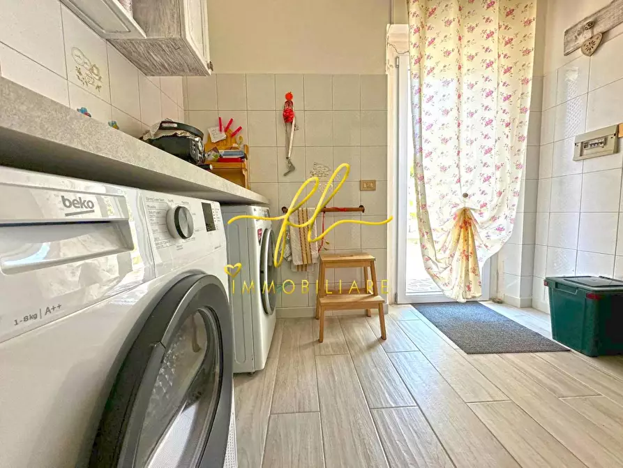 Immagine 15 di Villa in vendita  a Castellina Marittima