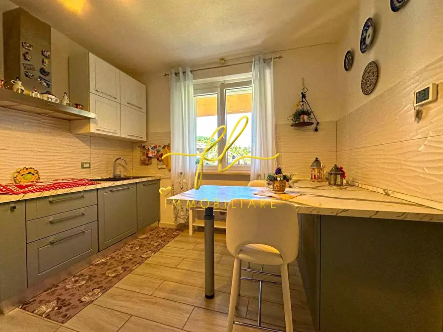 Immagine 12 di Villa in vendita  a Castellina Marittima