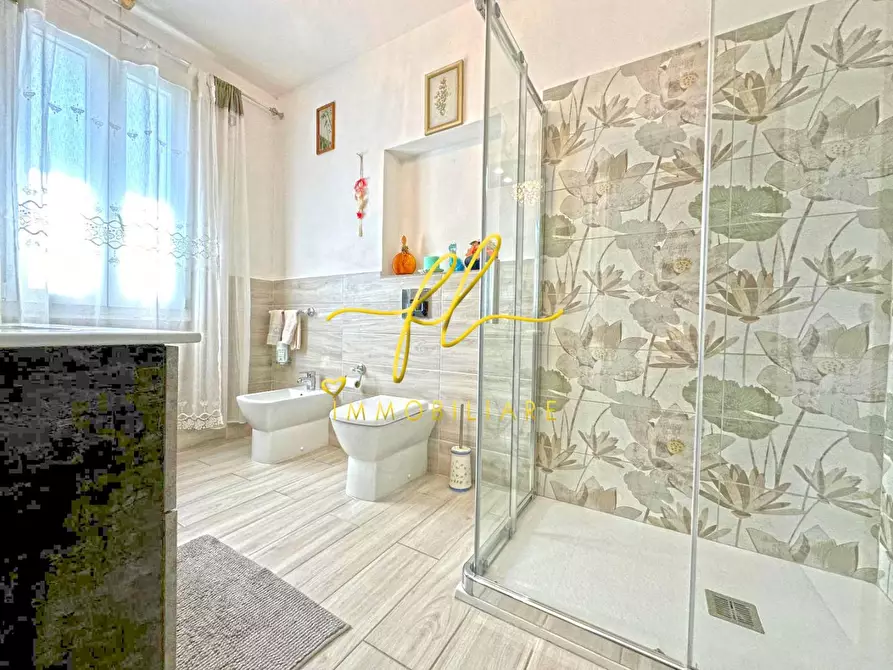 Immagine 20 di Villa in vendita  a Castellina Marittima