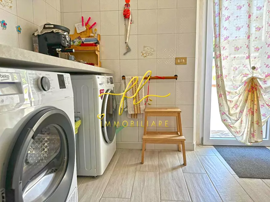 Immagine 13 di Villa in vendita  a Castellina Marittima