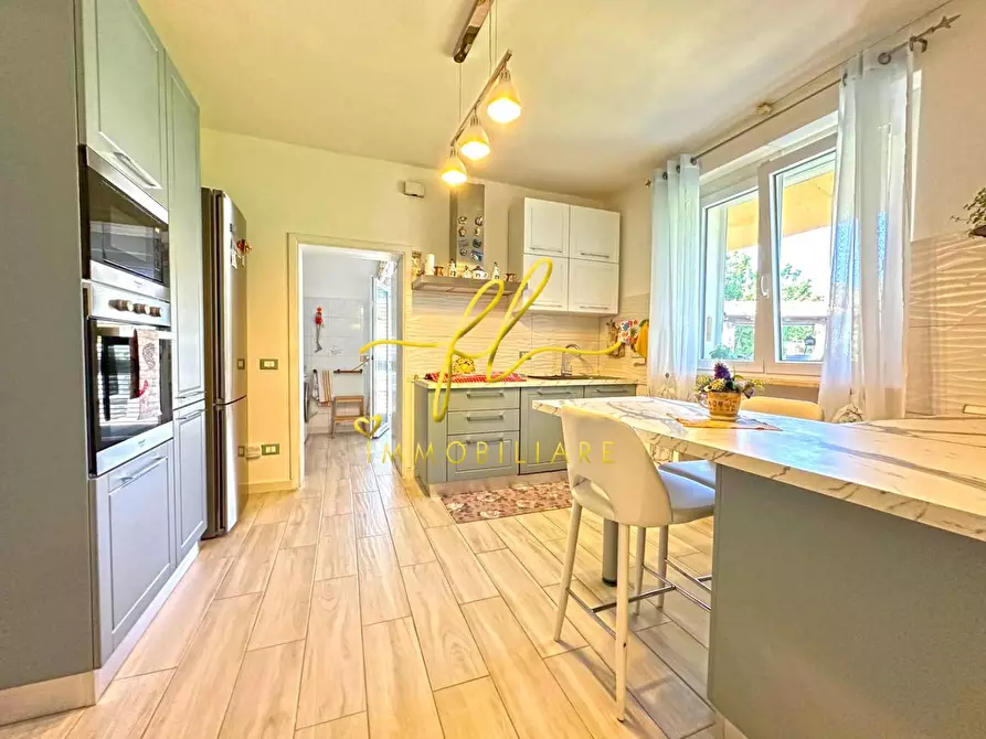 Immagine 10 di Villa in vendita  a Castellina Marittima