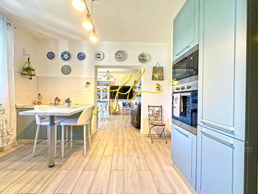 Immagine 11 di Villa in vendita  a Castellina Marittima