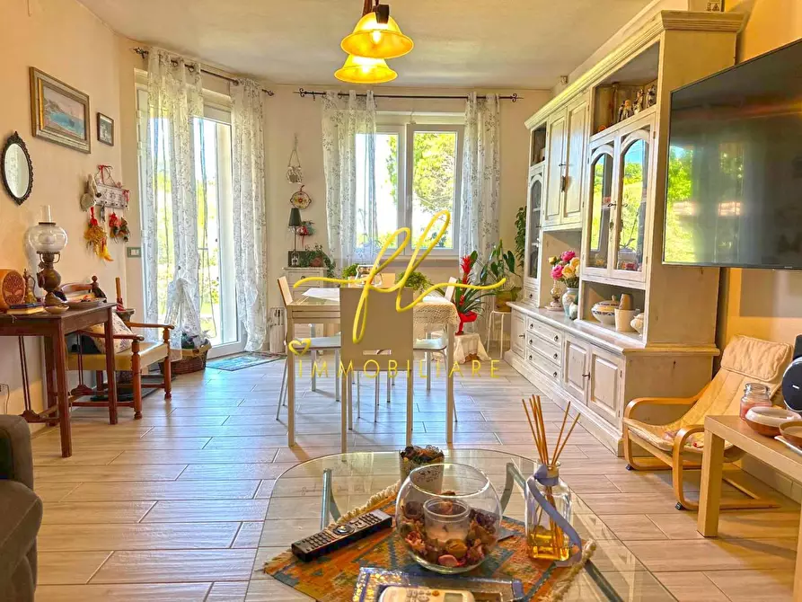 Immagine 6 di Villa in vendita  a Castellina Marittima