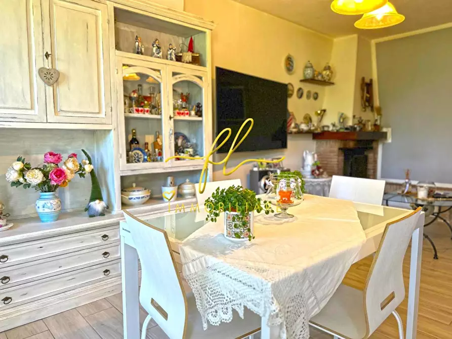 Immagine 7 di Villa in vendita  a Castellina Marittima