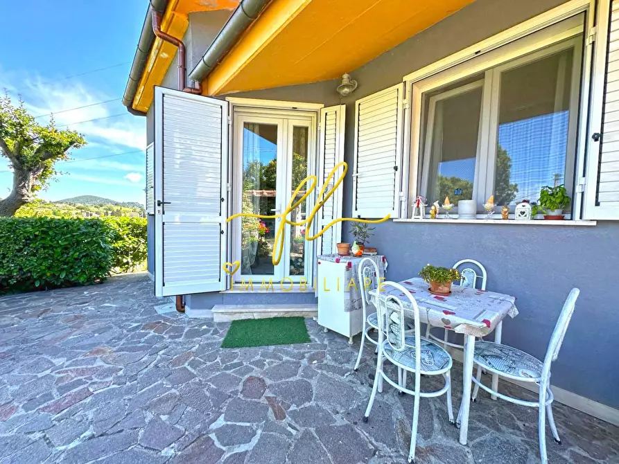 Immagine 3 di Villa in vendita  a Castellina Marittima