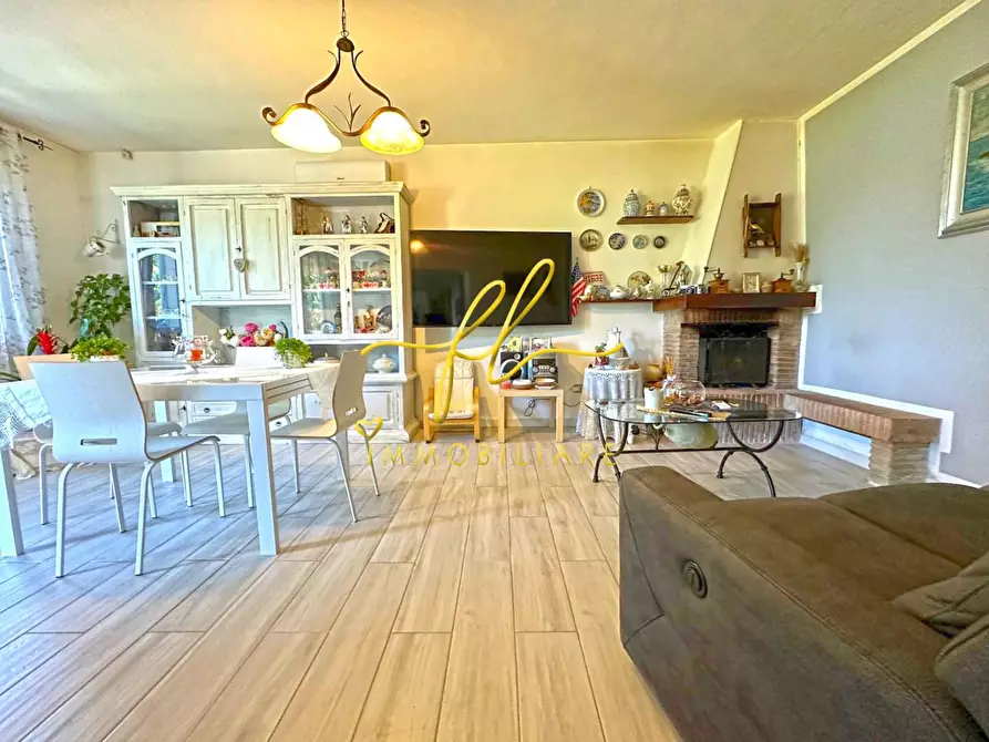 Immagine 5 di Villa in vendita  a Castellina Marittima