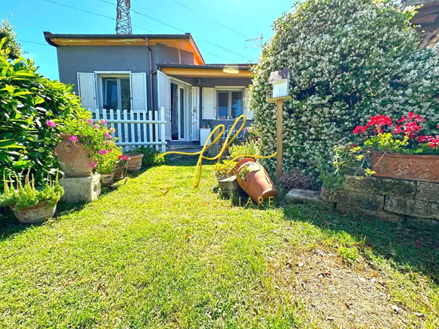 Immagine 2 di Villa in vendita  a Castellina Marittima