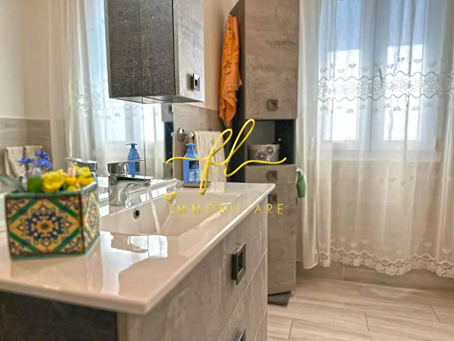 Immagine 21 di Villa in vendita  a Castellina Marittima