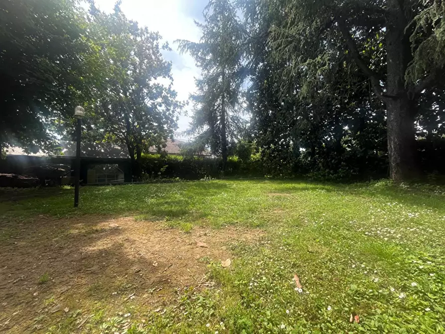 Immagine 2 di Casa bifamiliare in vendita  a Massa