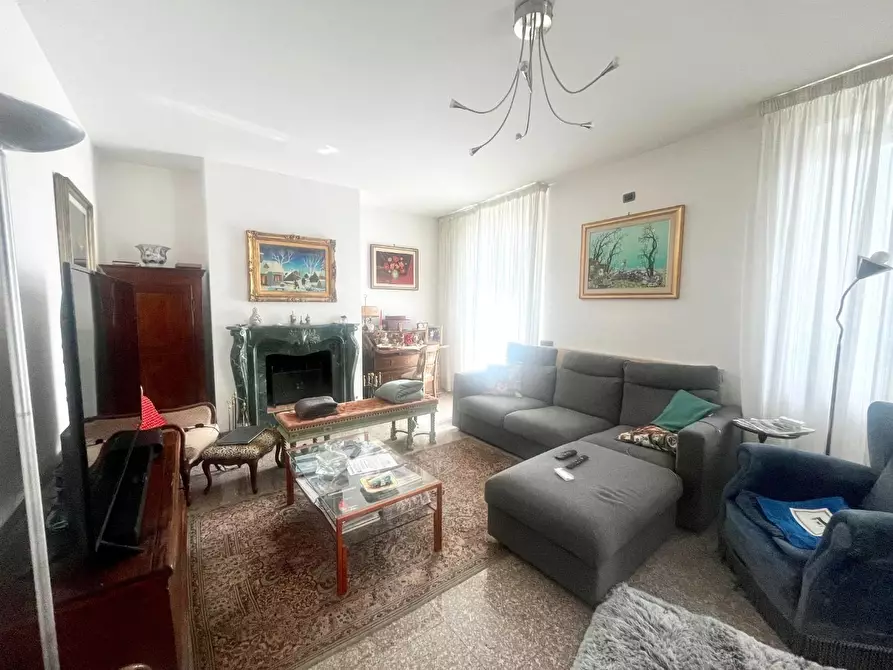 Immagine 11 di Casa bifamiliare in vendita  a Massa