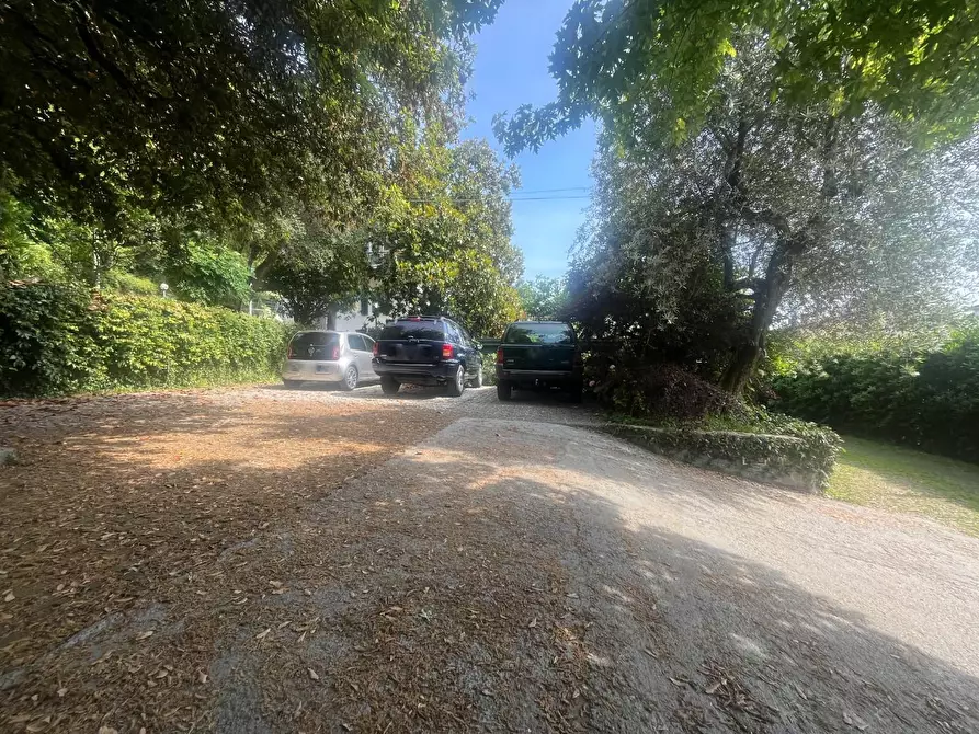 Immagine 3 di Casa bifamiliare in vendita  a Massa