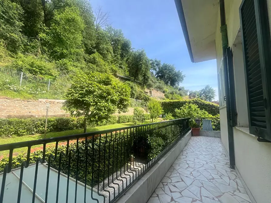 Immagine 8 di Casa bifamiliare in vendita  a Massa