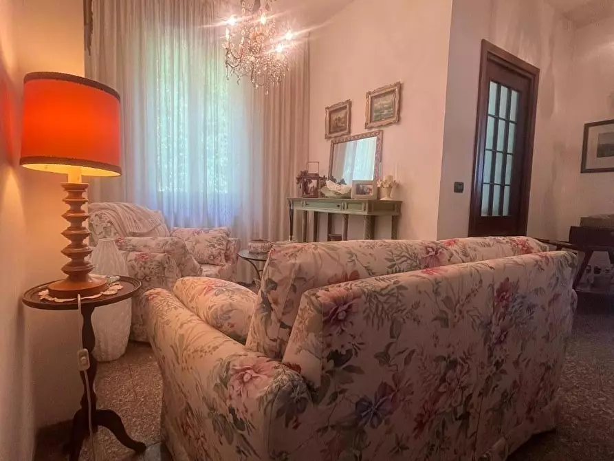 Immagine 13 di Casa bifamiliare in vendita  a Massa