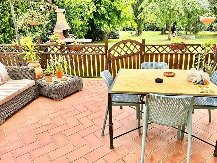 Immagine 7 di Rustico / casale in vendita  a Vecchiano