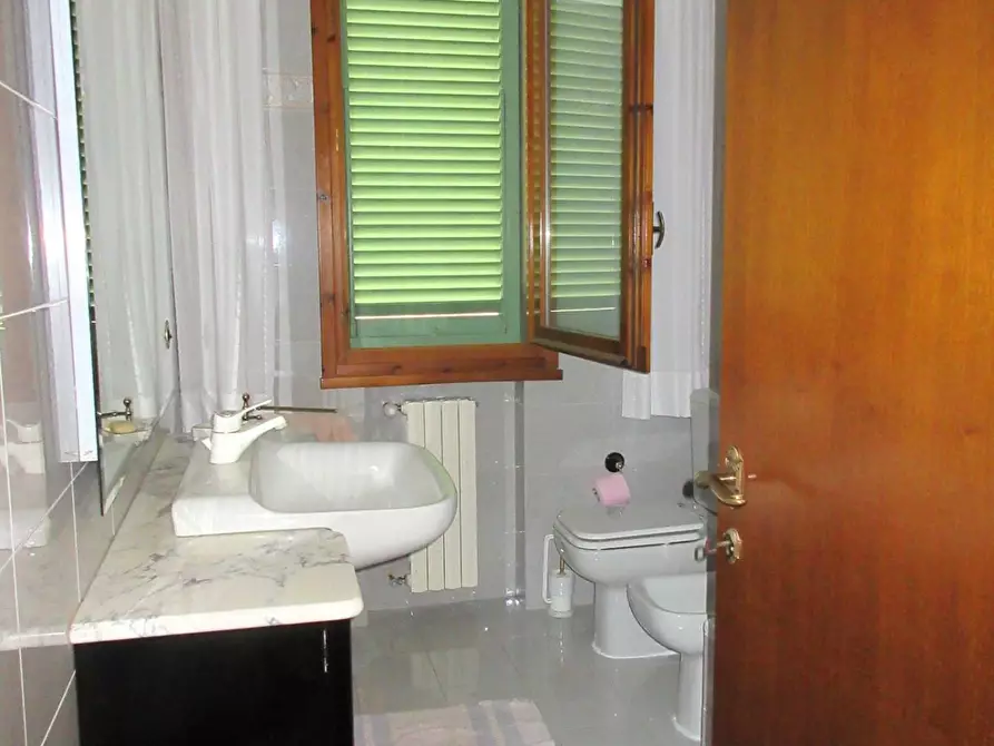 Immagine 4 di Villa in vendita  a Cerreto Guidi