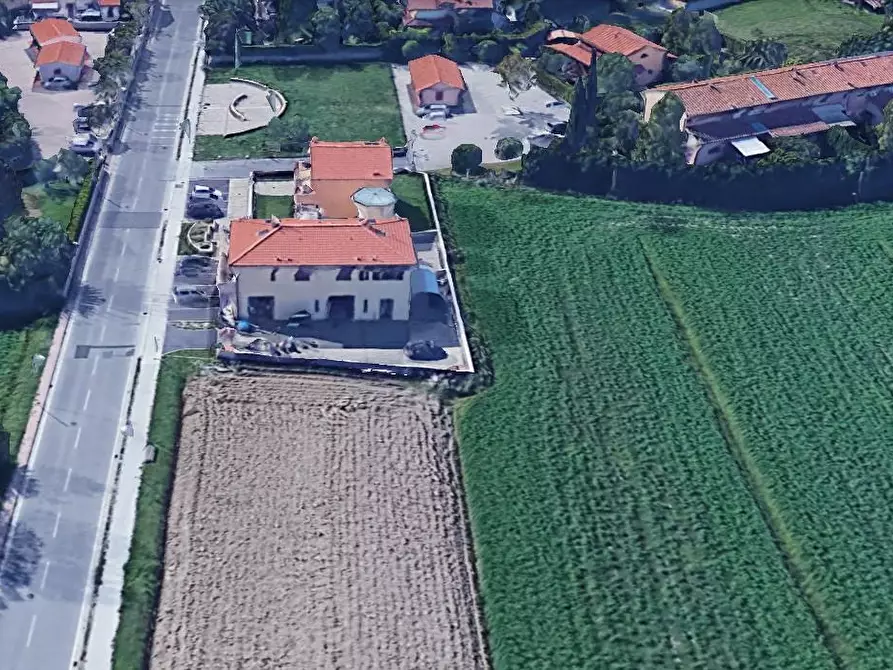 Immagine 3 di Negozio in vendita  a San Giuliano Terme