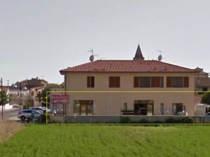 Immagine 1 di Negozio in vendita  a San Giuliano Terme