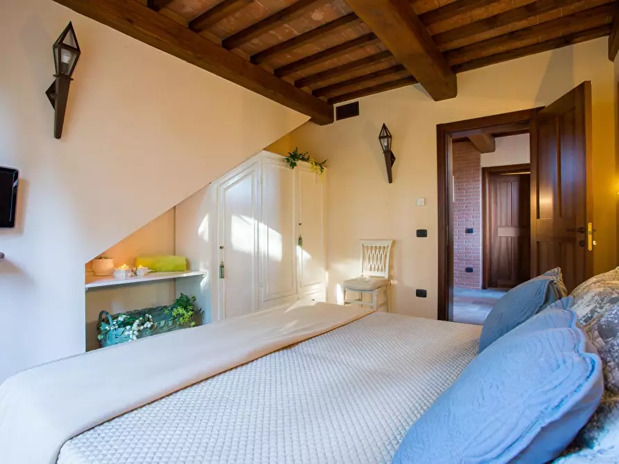 Immagine 13 di Villa in vendita  a Peccioli