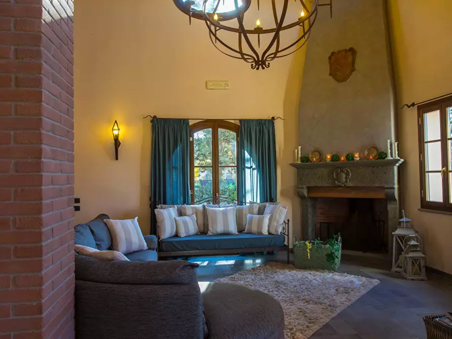Immagine 8 di Villa in vendita  a Peccioli