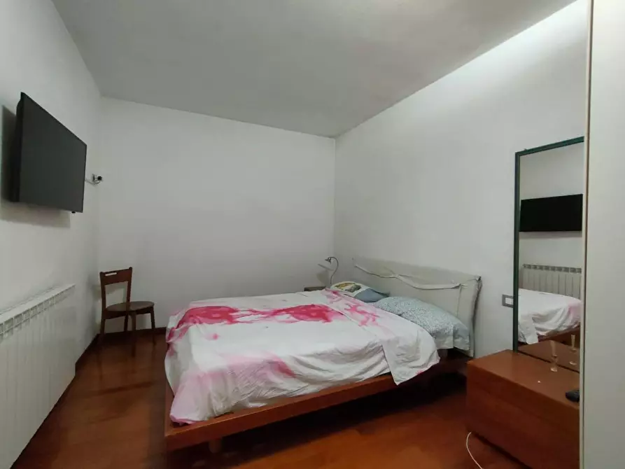 Immagine 14 di Villa in vendita  a Massa