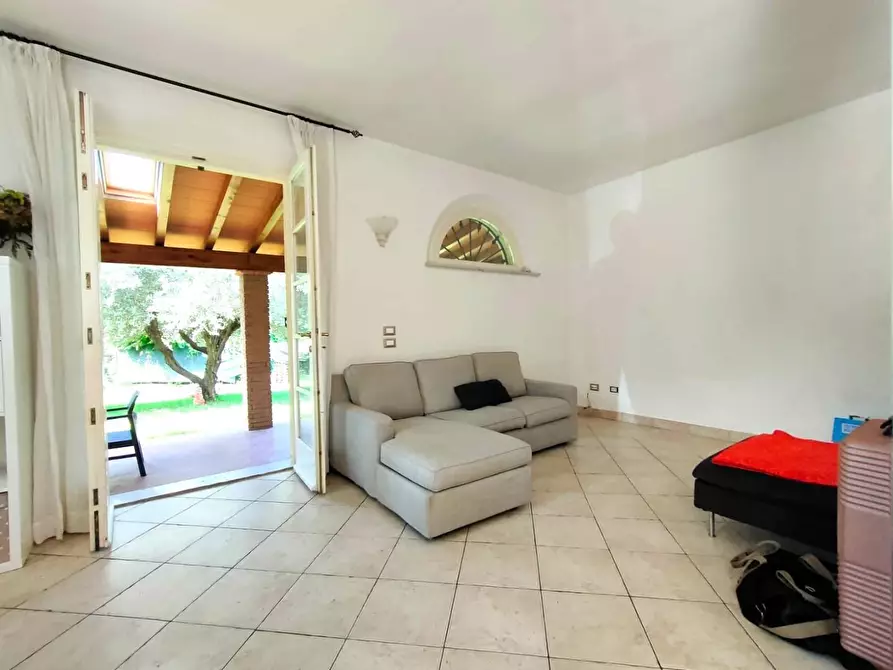 Immagine 24 di Villa in vendita  a Massa