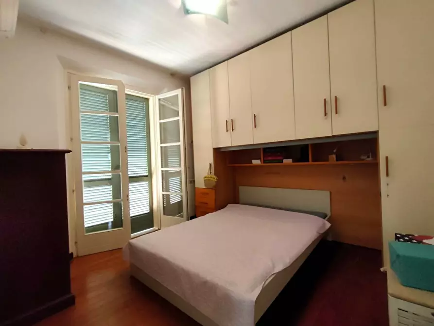 Immagine 11 di Villa in vendita  a Massa