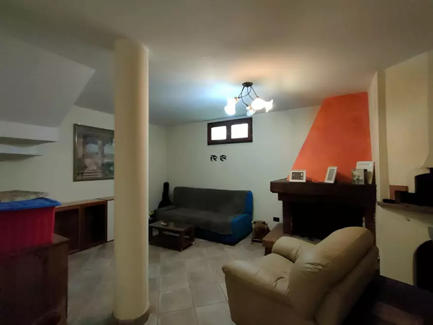 Immagine 19 di Villa in vendita  a Massa