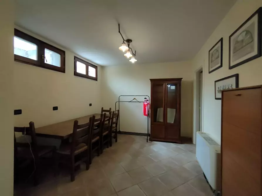 Immagine 20 di Villa in vendita  a Massa