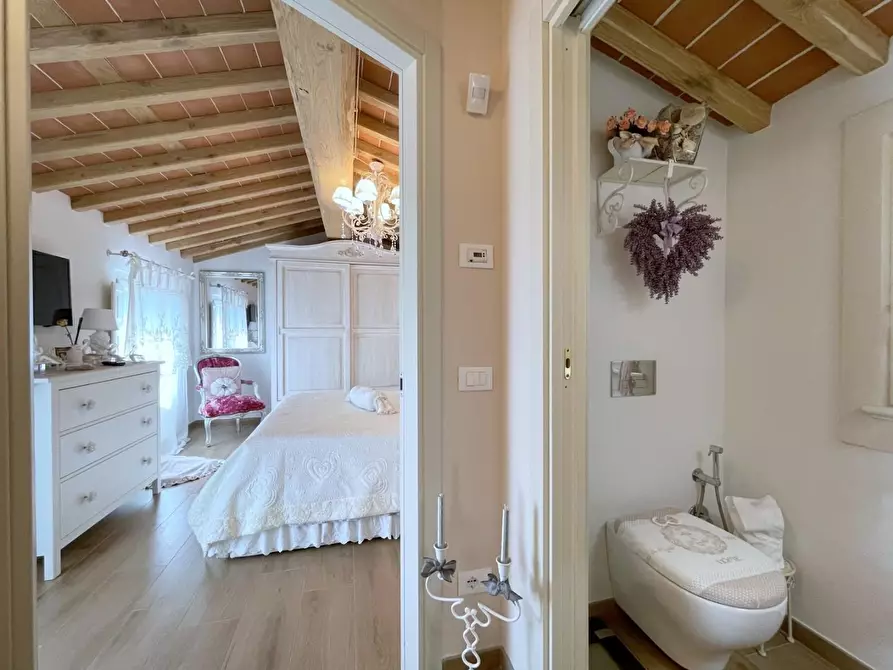 Immagine 33 di Casa indipendente in vendita  a Camaiore