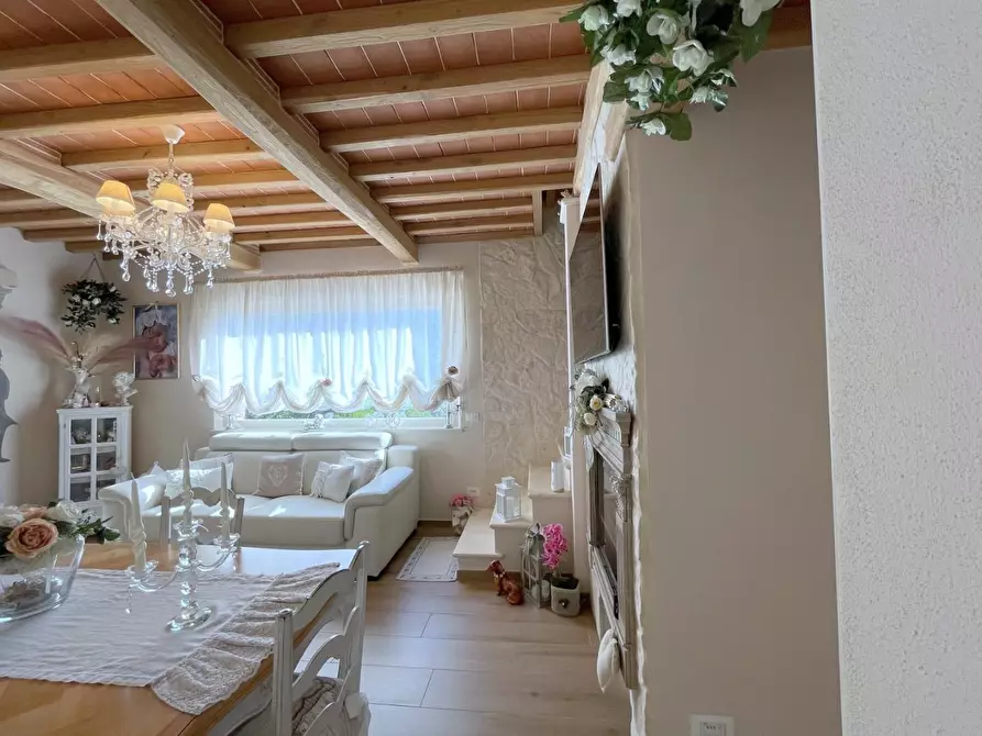 Immagine 17 di Casa indipendente in vendita  a Camaiore