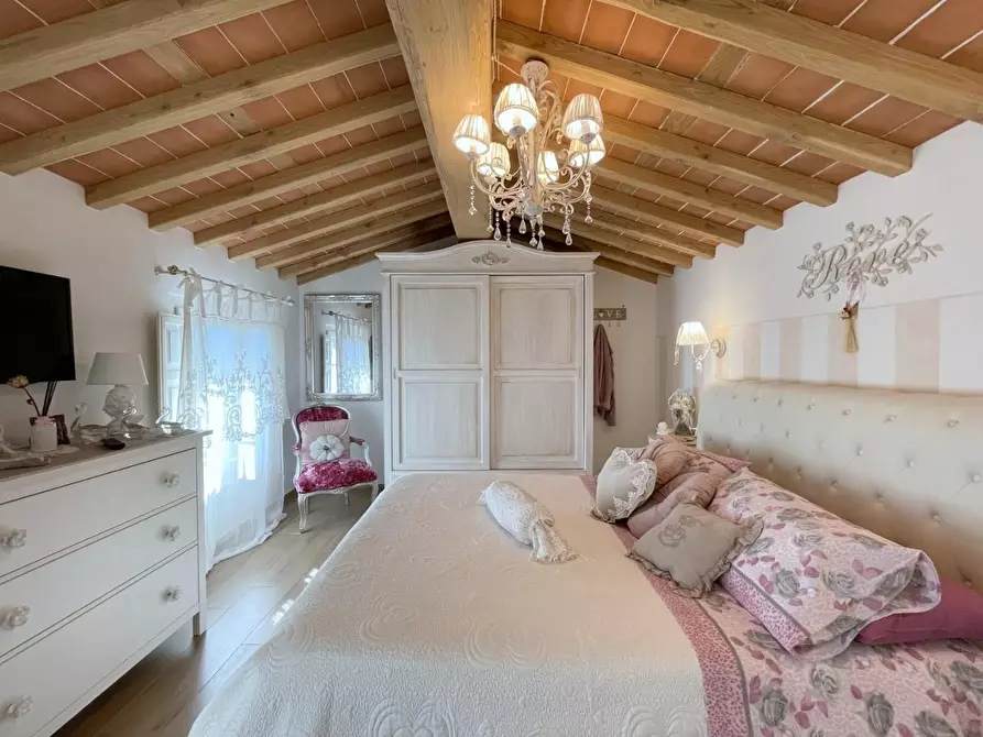 Immagine 37 di Casa indipendente in vendita  a Camaiore